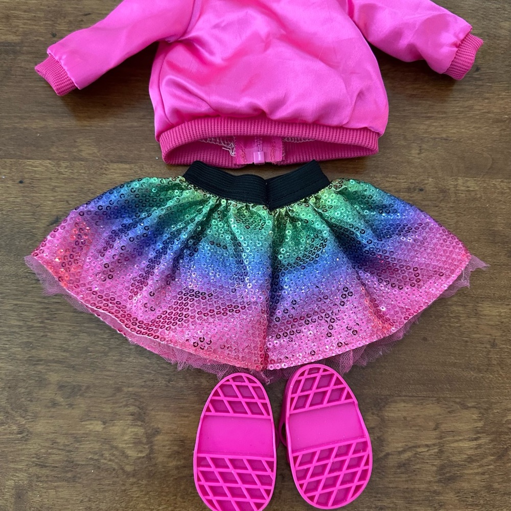 Pink and Rainbow doll clothes with shows - Picture 2 of 4